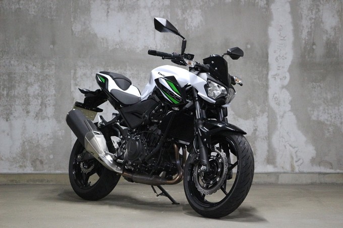 Z400_12.jpg