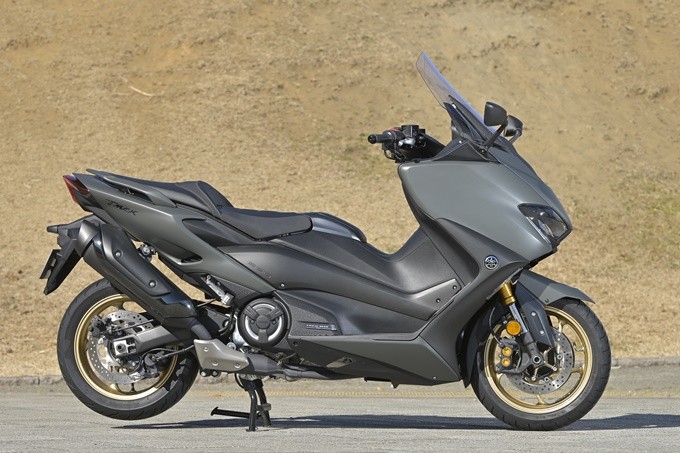 TMAX560_04.jpg