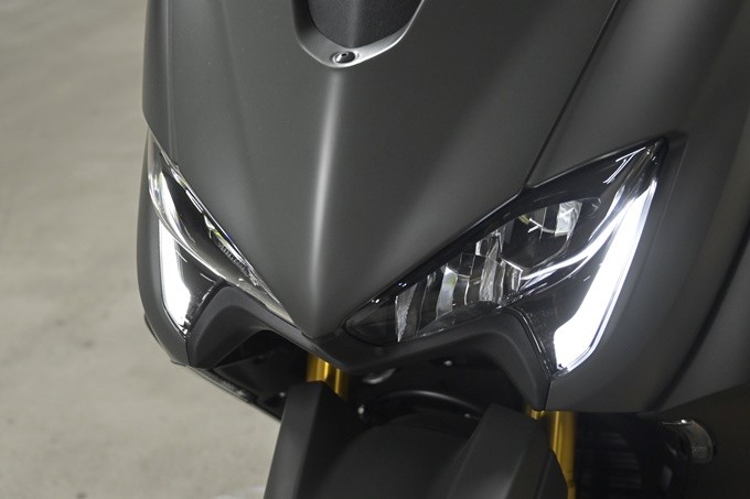 TMAX560_14.jpg