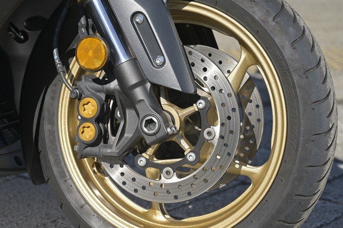 TMAX560_36.jpg