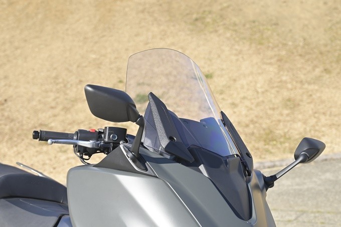 TMAX560_41.jpg