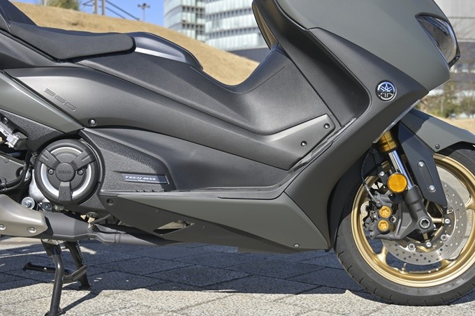 TMAX560_55.jpg